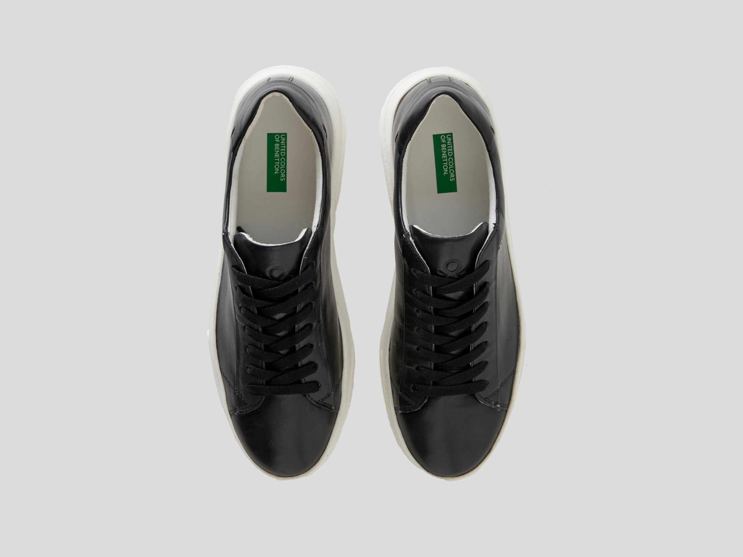 Benetton top black sneakers