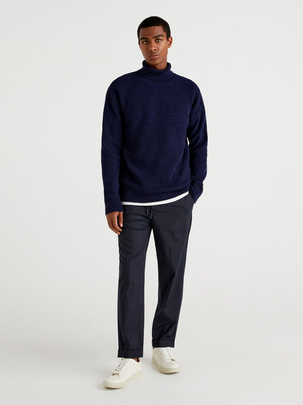 Straight leg trousers with drawstring Men