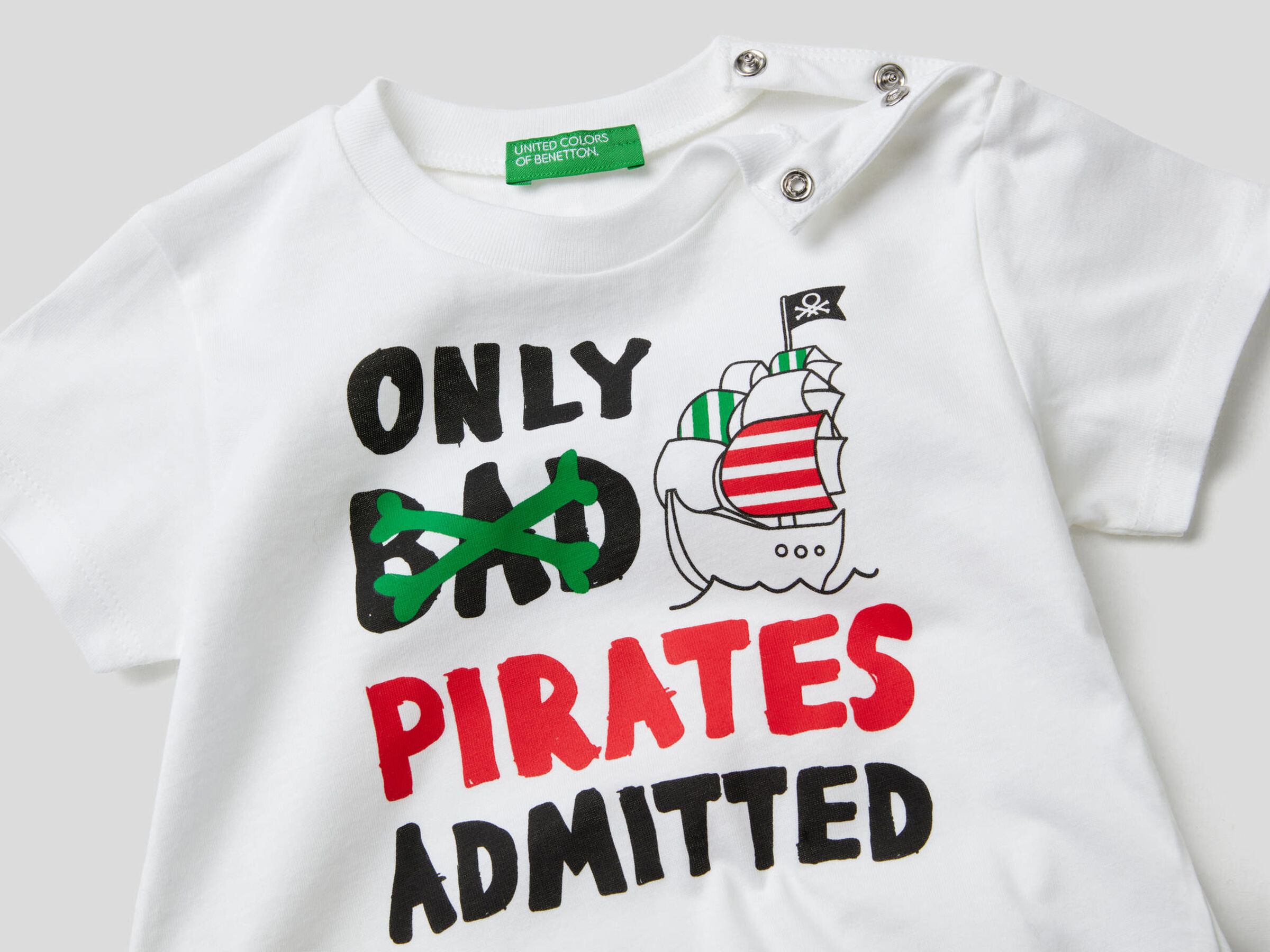 Cotton t-shirt with pirate print image number null
