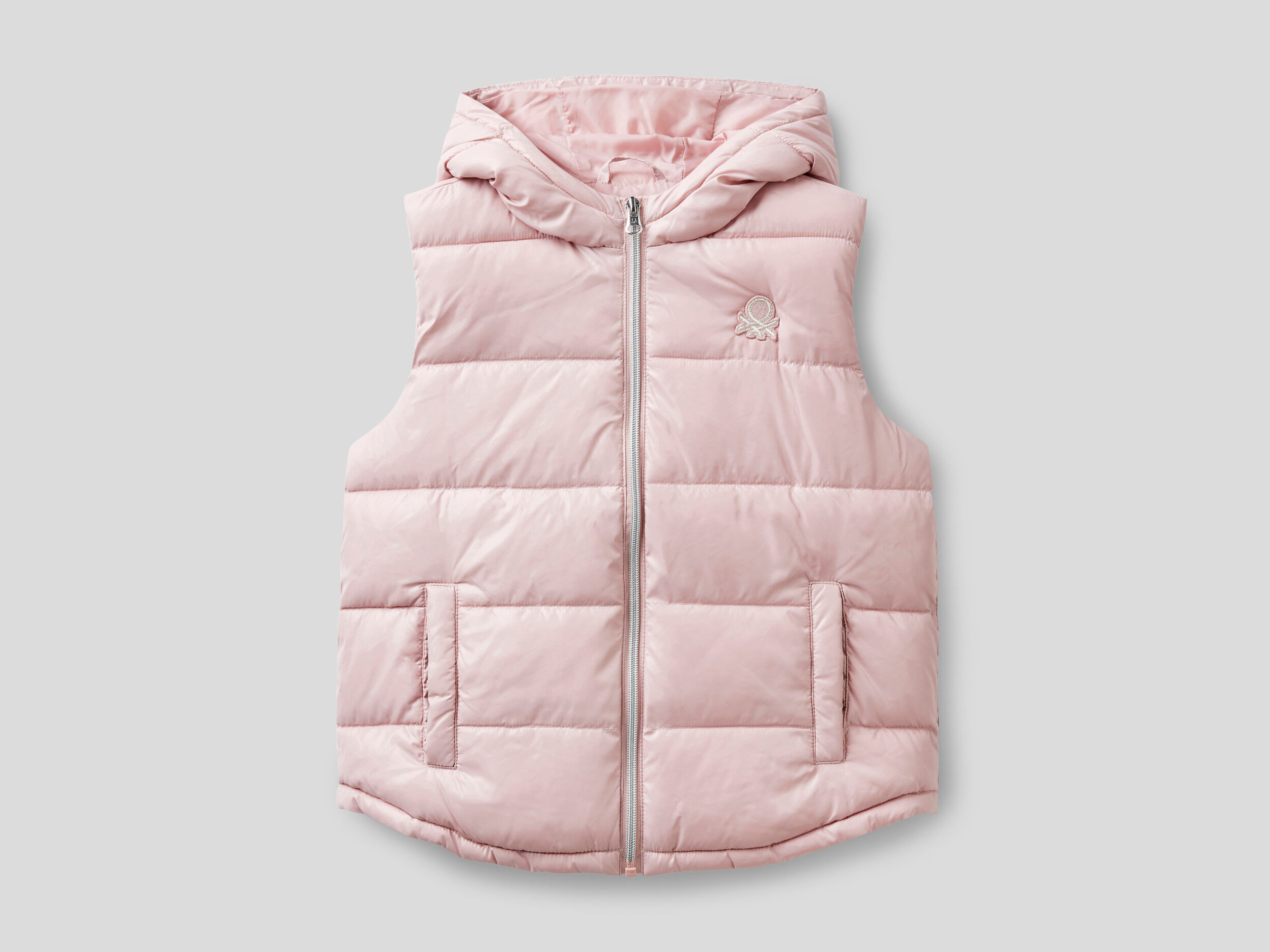 Sleeveless puffer jacket with sales hood