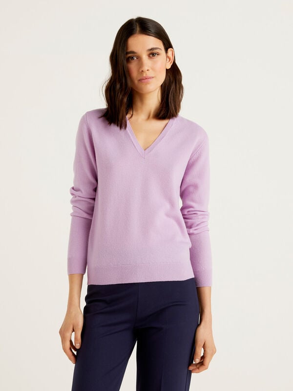 Jersey lila con escote de pico de pura lana merina Mujer