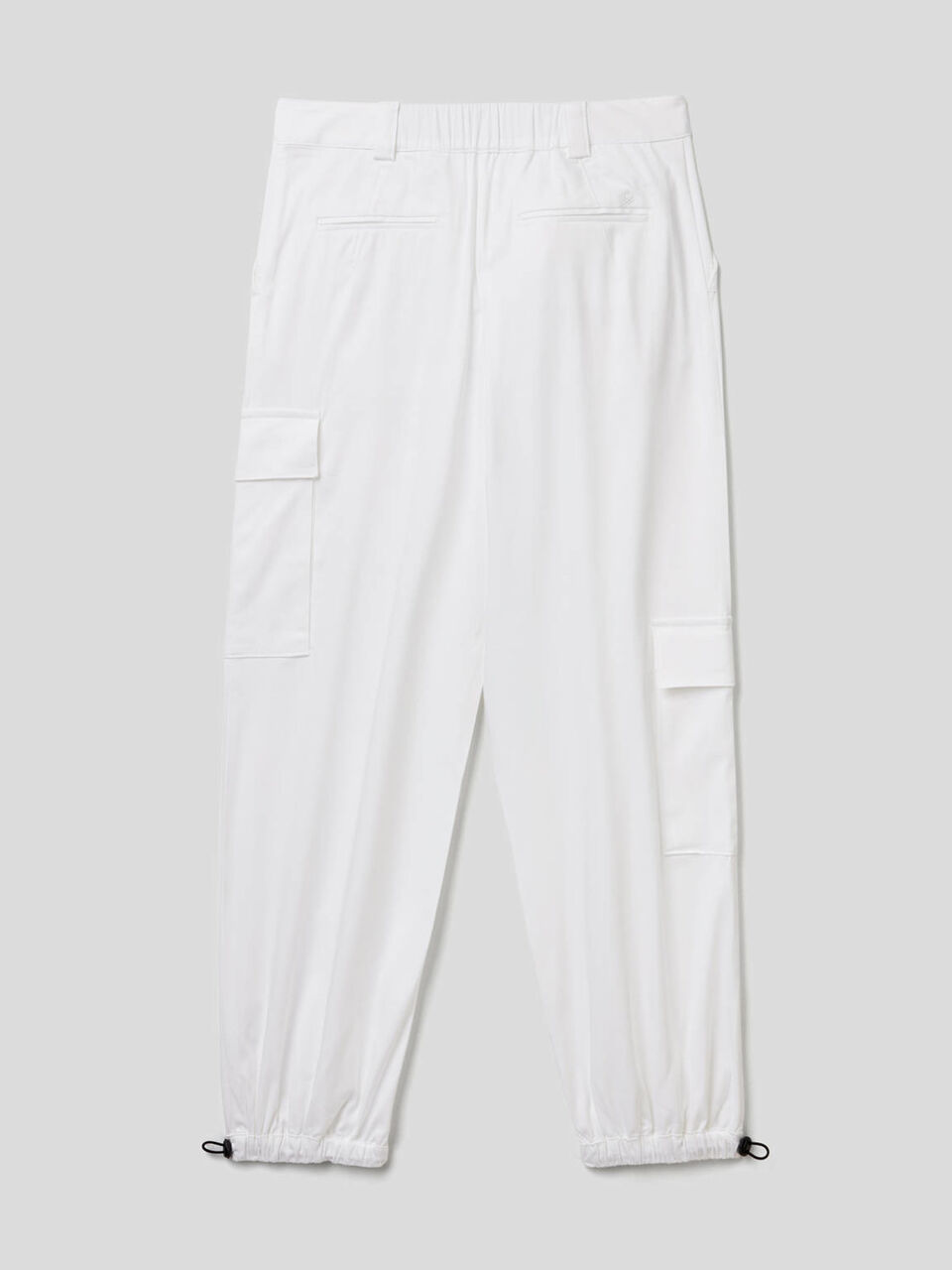 Cargo trousers with asymmetrical pockets image number 2
