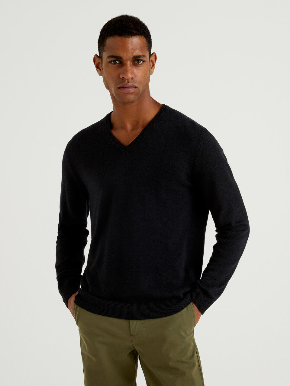 Men's V-Neck Sweaters New Collection 2022 | Benetton