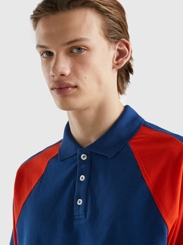 Dark blue polo with red bands Men