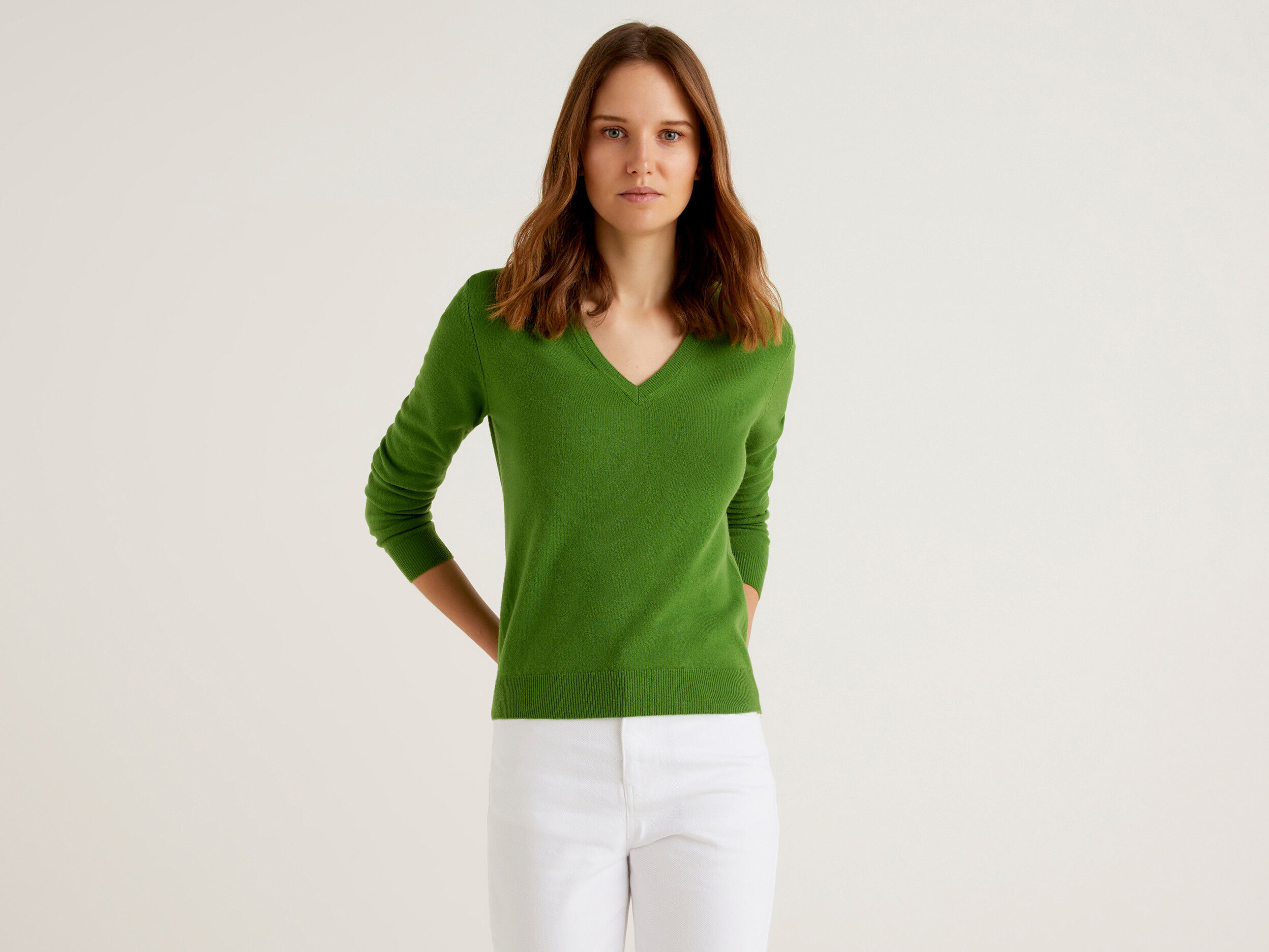 Green outlet vneck sweater