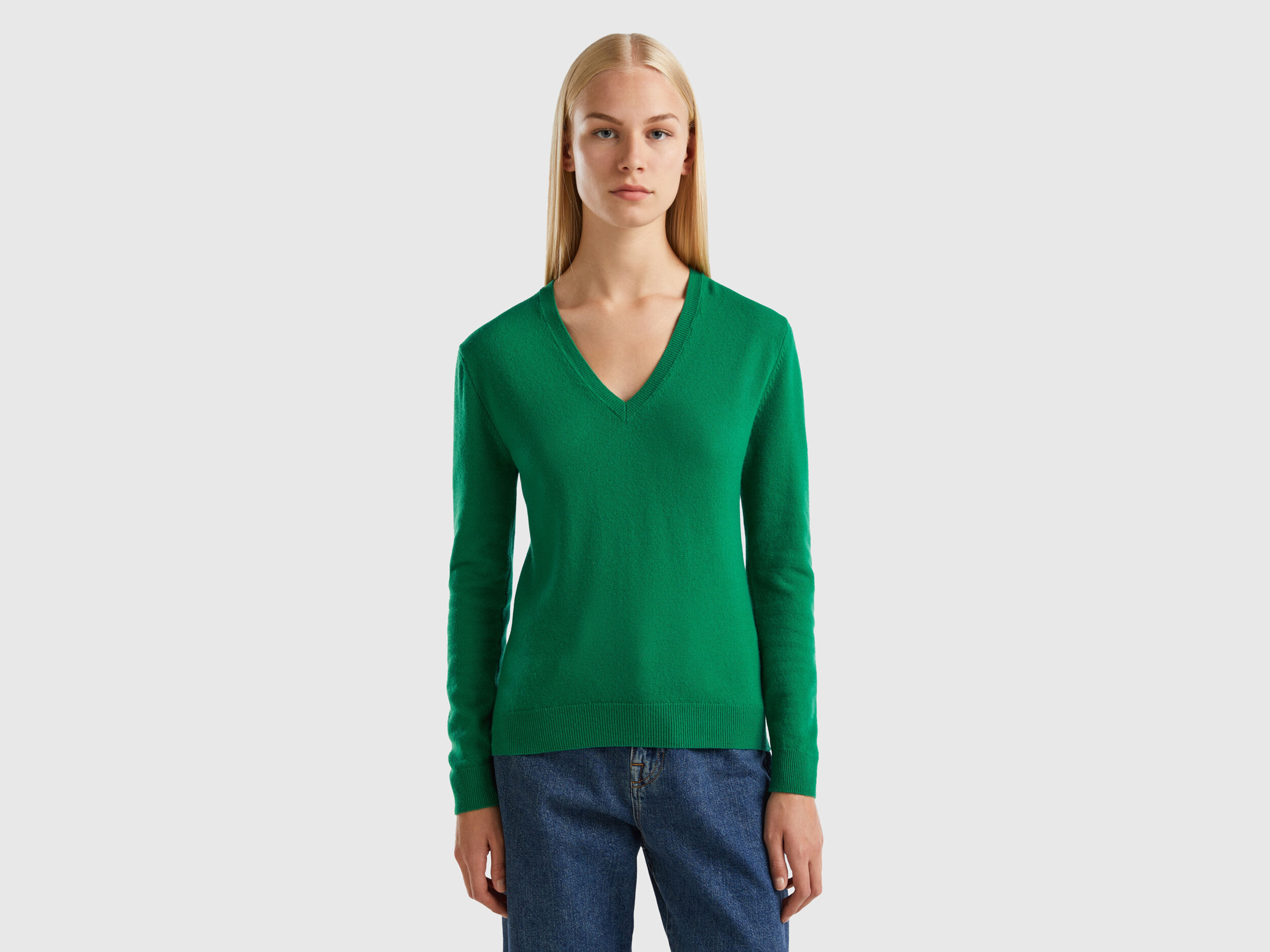 Forest green on sale v neck sweater