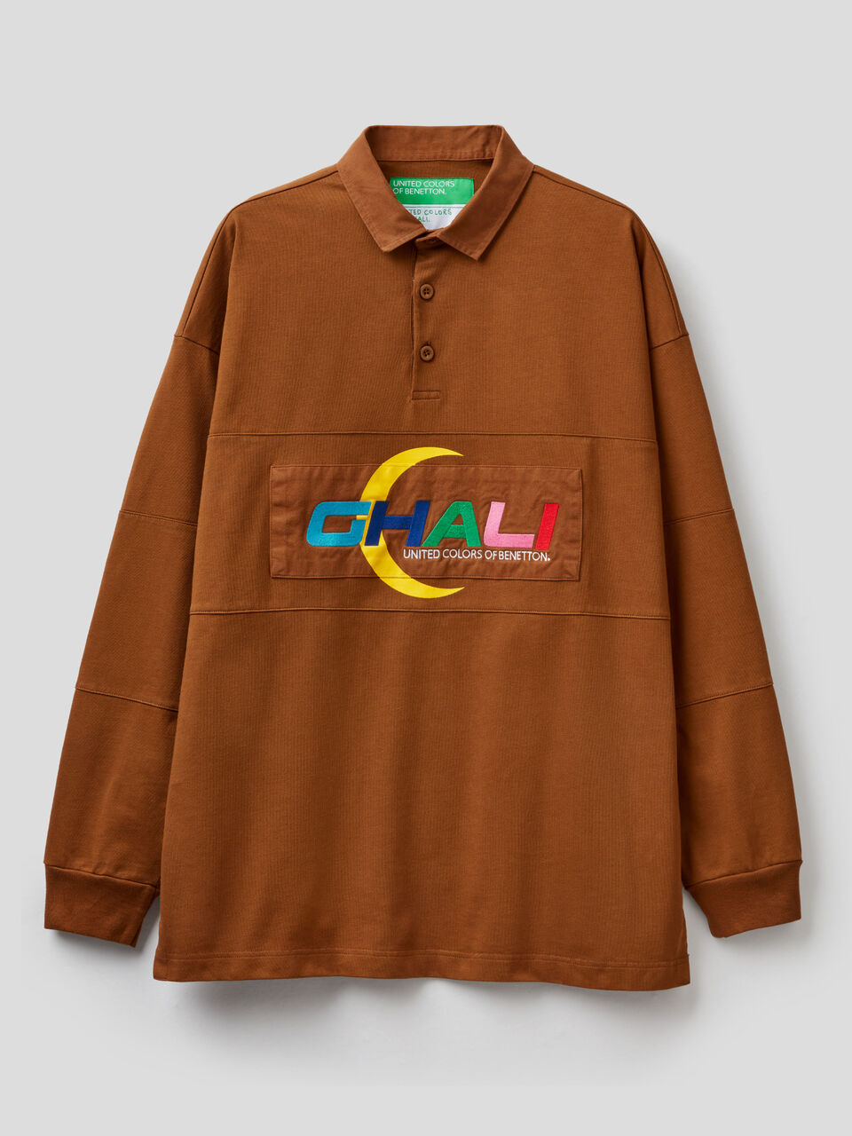 Polo unisex con texto Ghali bordado image number 1