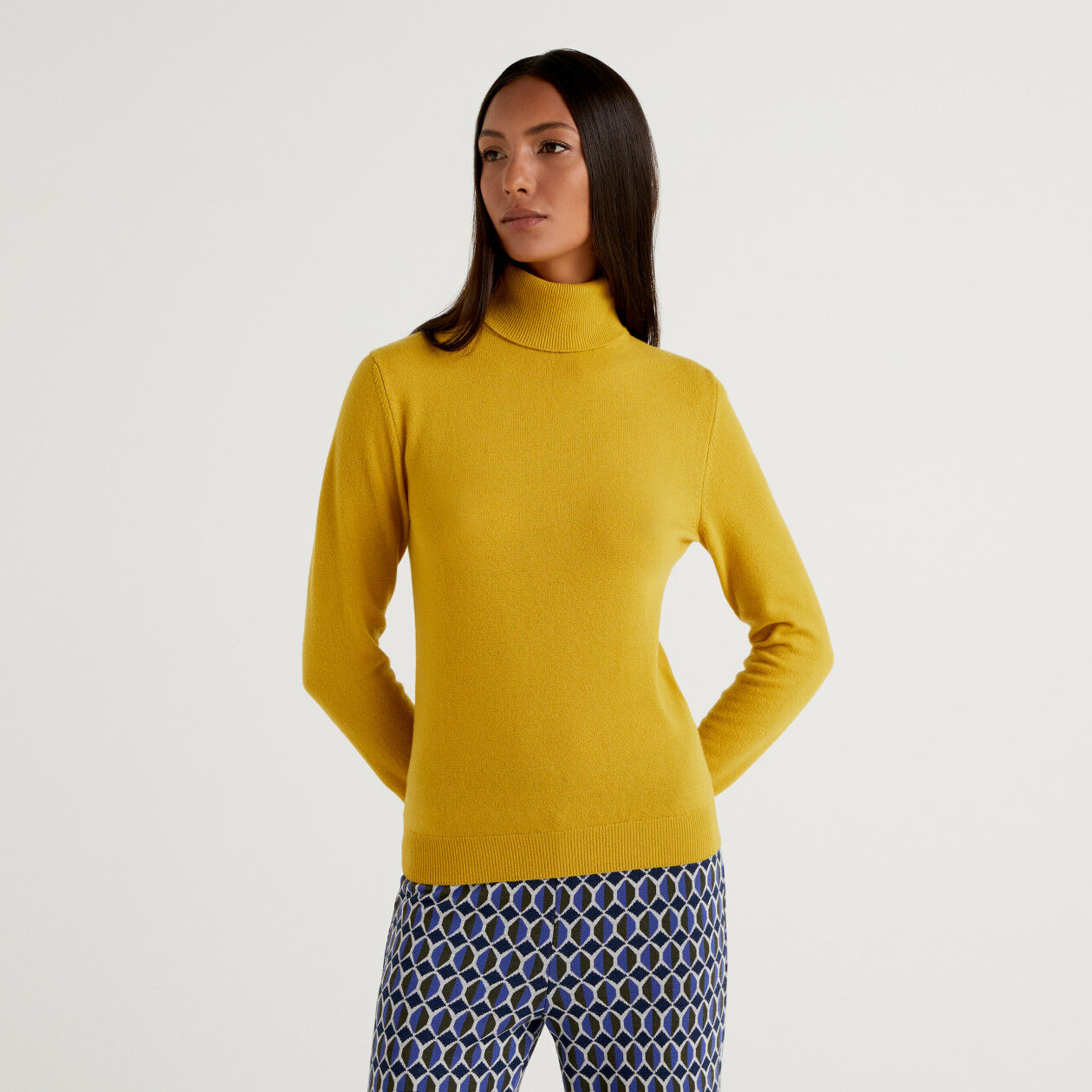 Turtleneck mustard discount