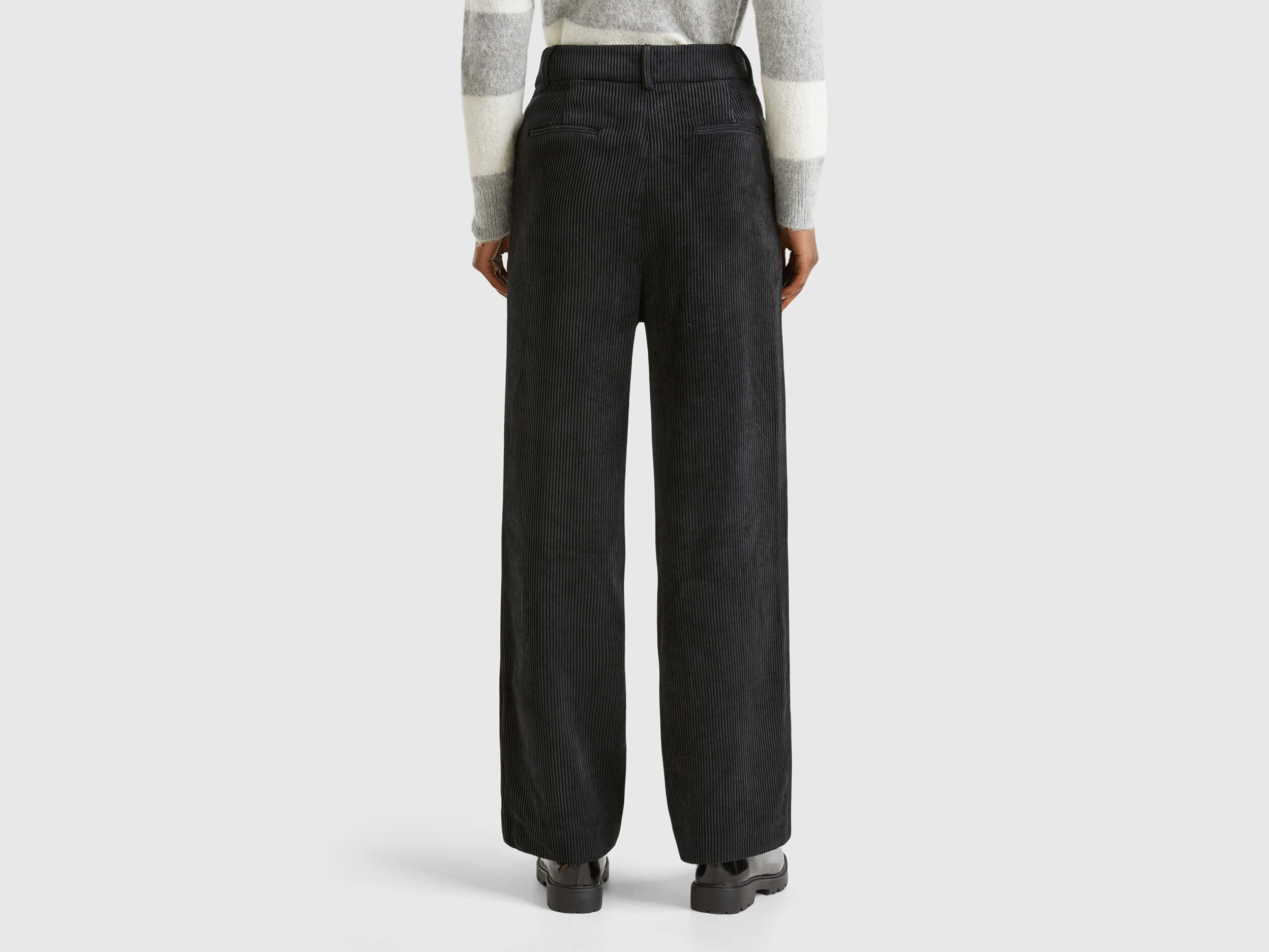 Trousers in corduroy - Black | Benetton
