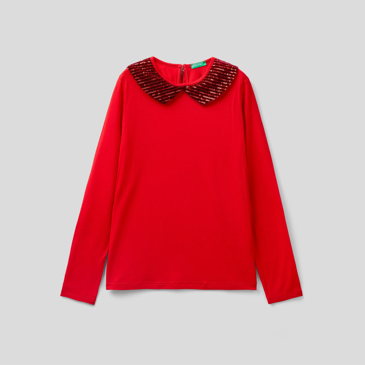 Sweat t shirt with discount collar