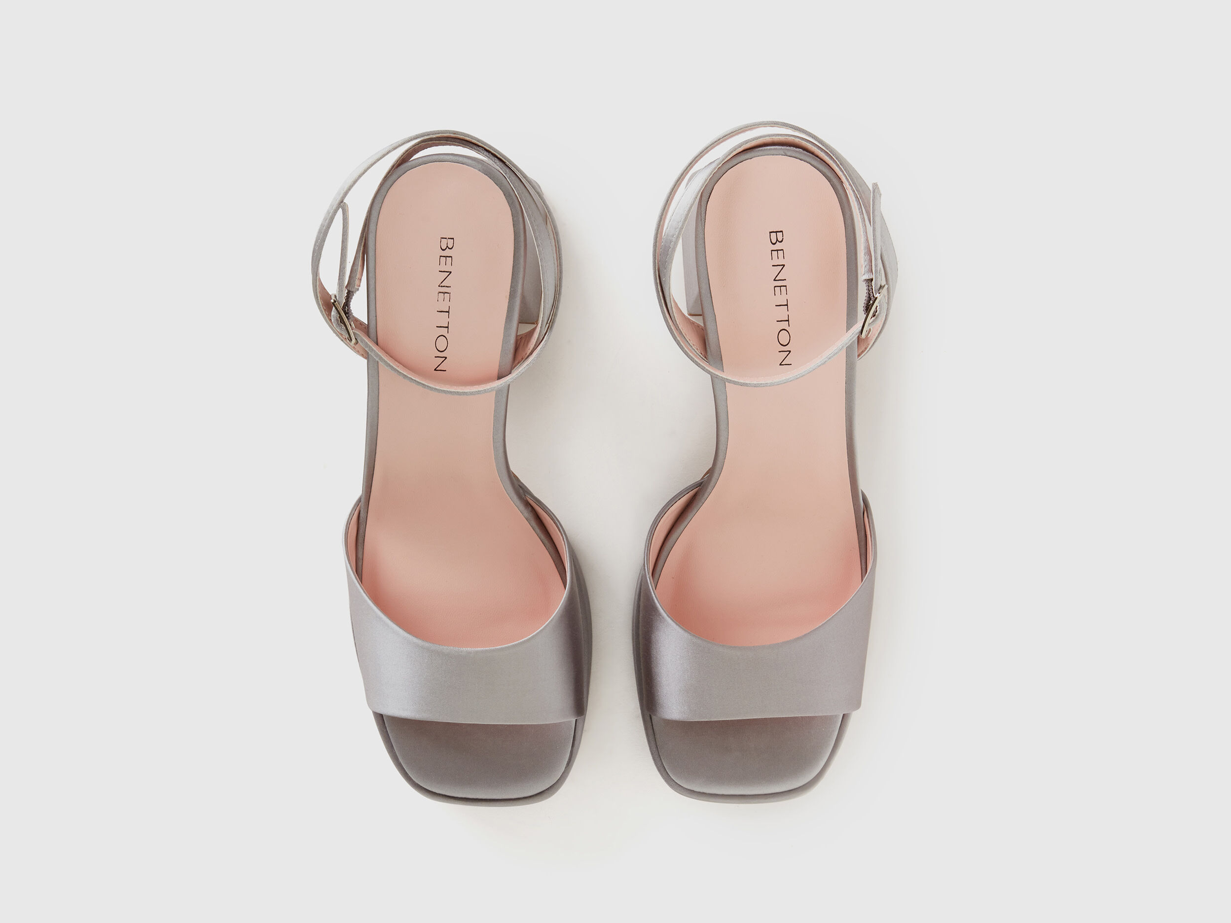 Benetton cheap group sandals