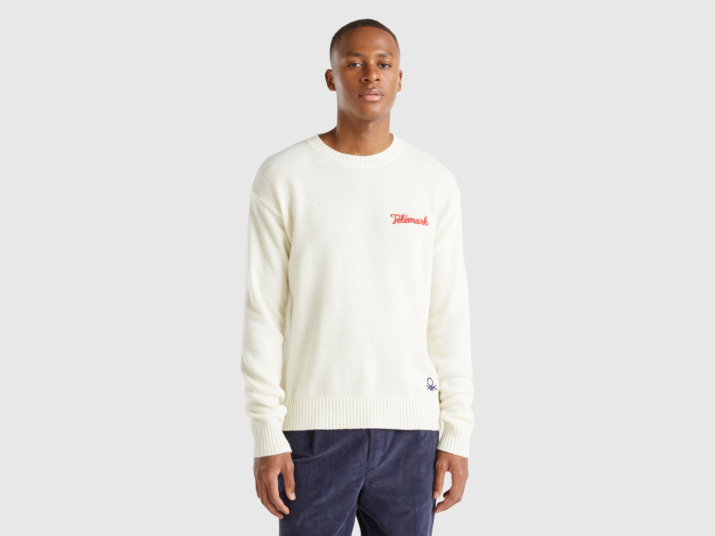 Wool blend sweater with ski graphic - Creamy White | Benetton
