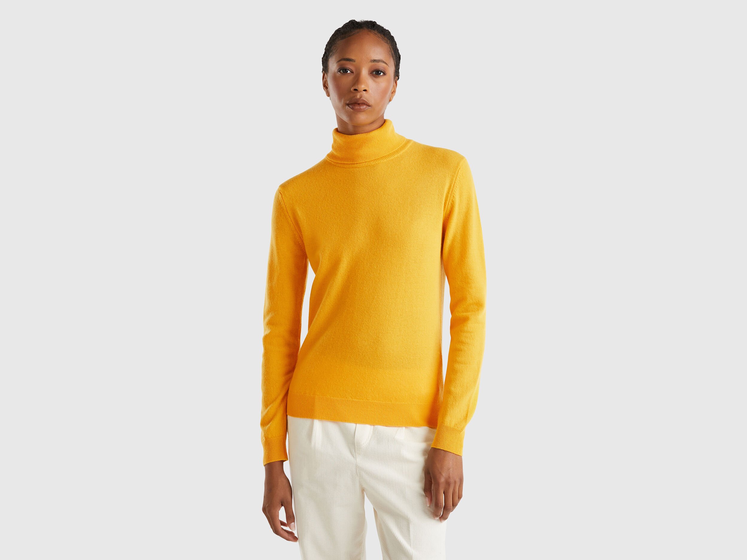Yellow ochre turtleneck sweater in pure Merino wool Mustard Benetton