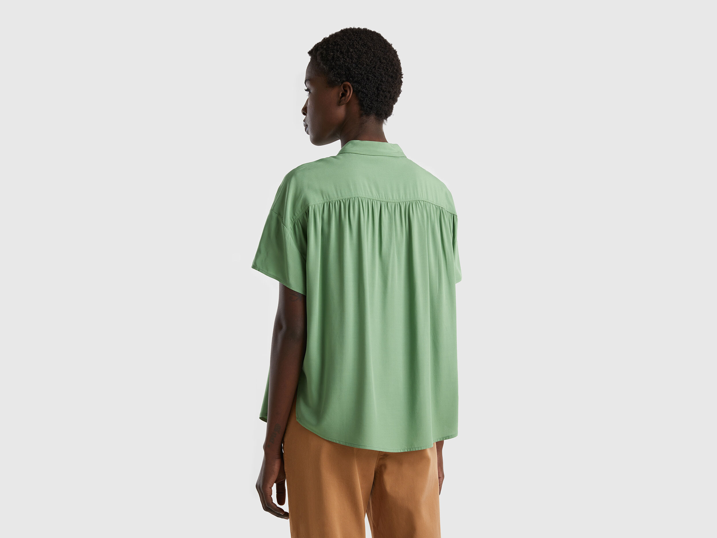 Green flowy top outlet