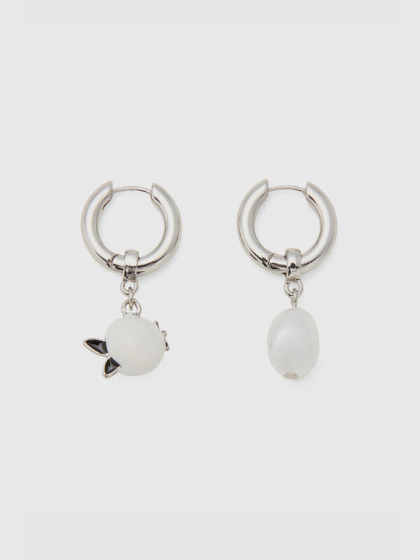 Earrings with white berry pendant and white pearl Women