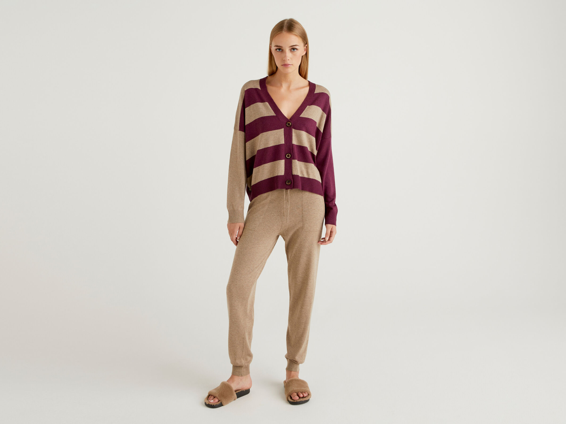 Sweatpants with drawstring image number 3