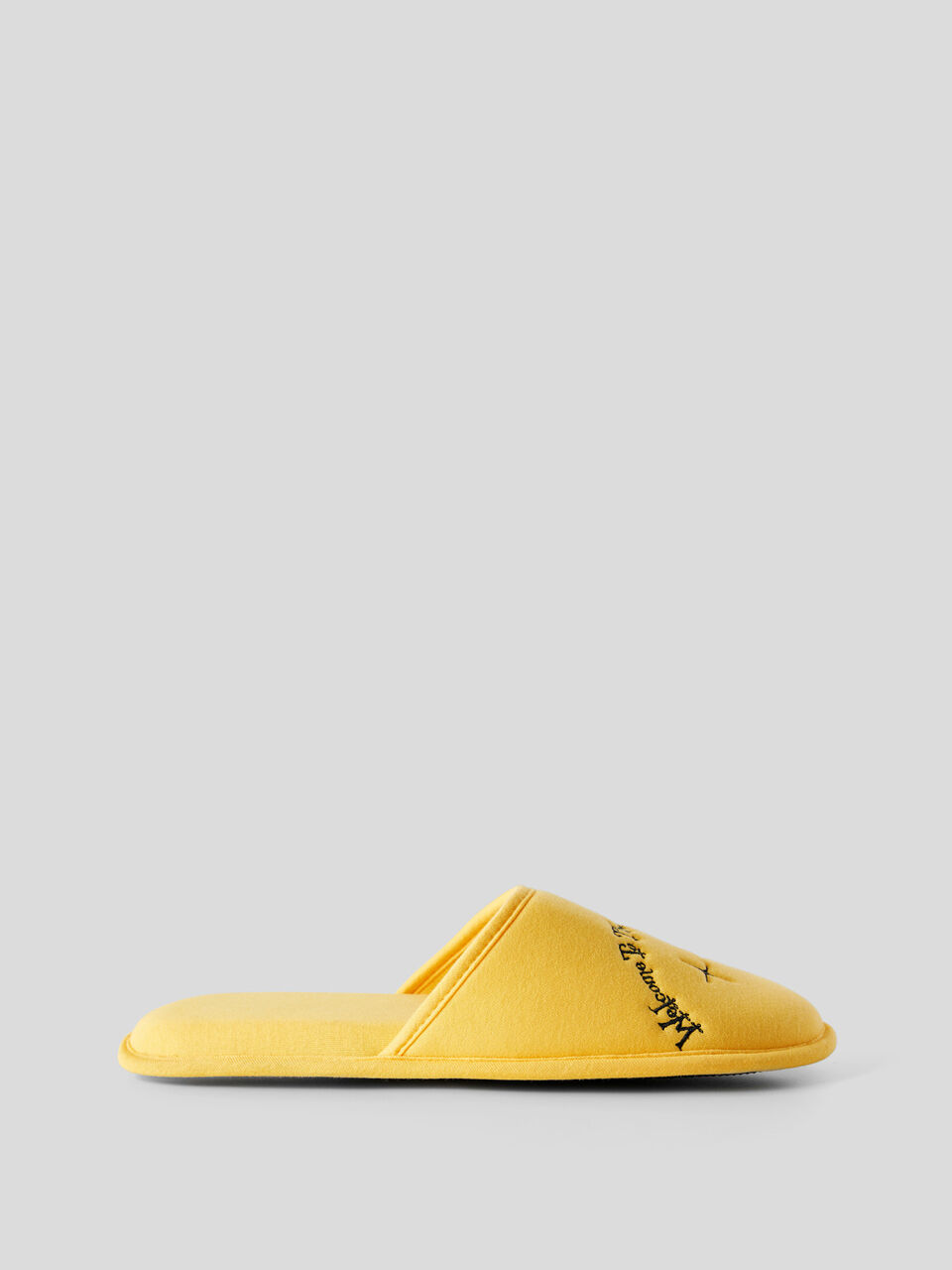 Zapatillas con bordado by Ghali image number 1