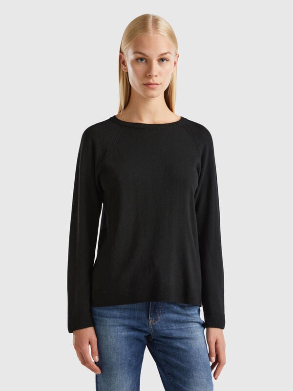 Black crew neck sweater in cashmere and wool blend Women