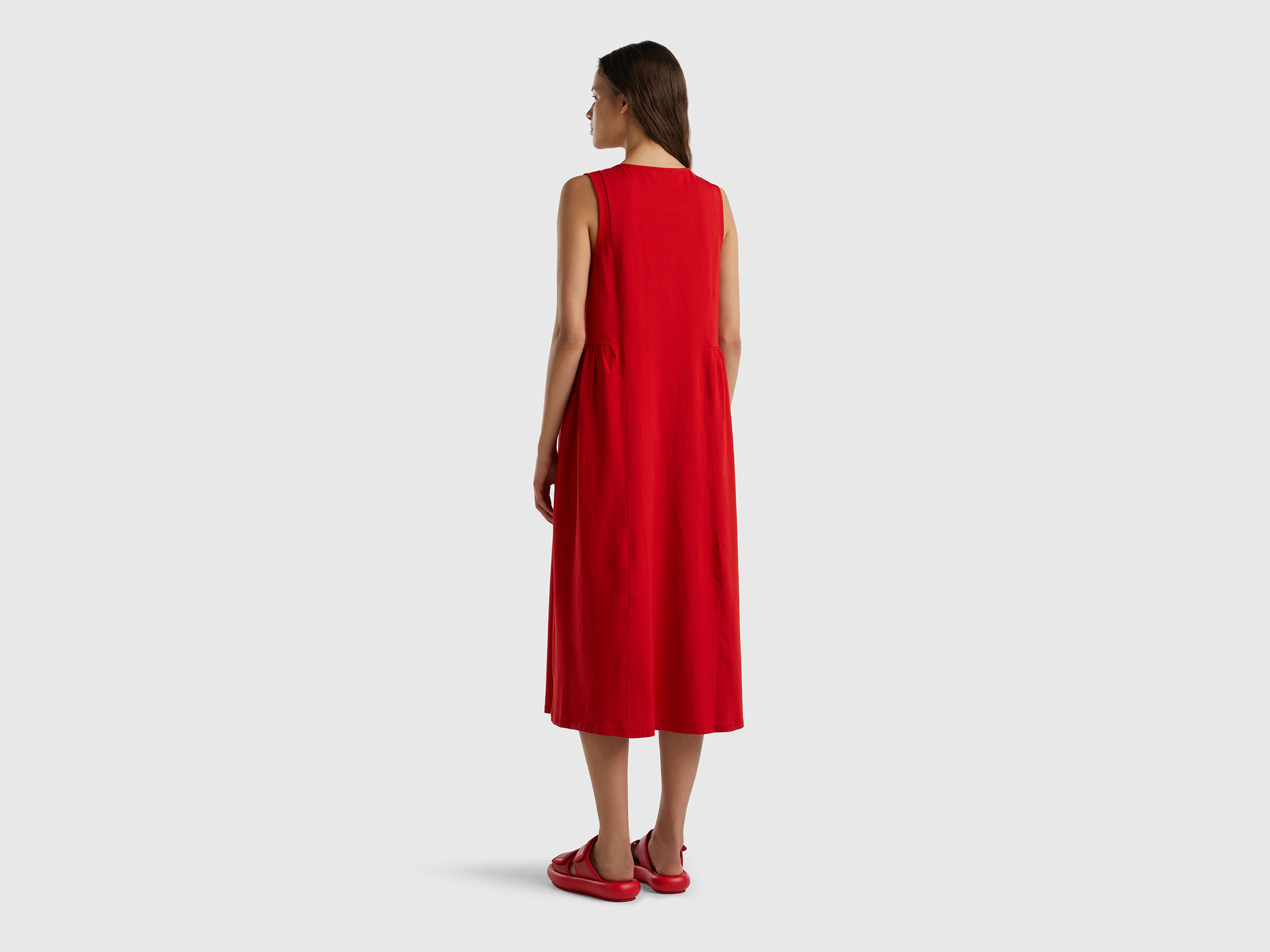 Long red best sale sleeveless dress
