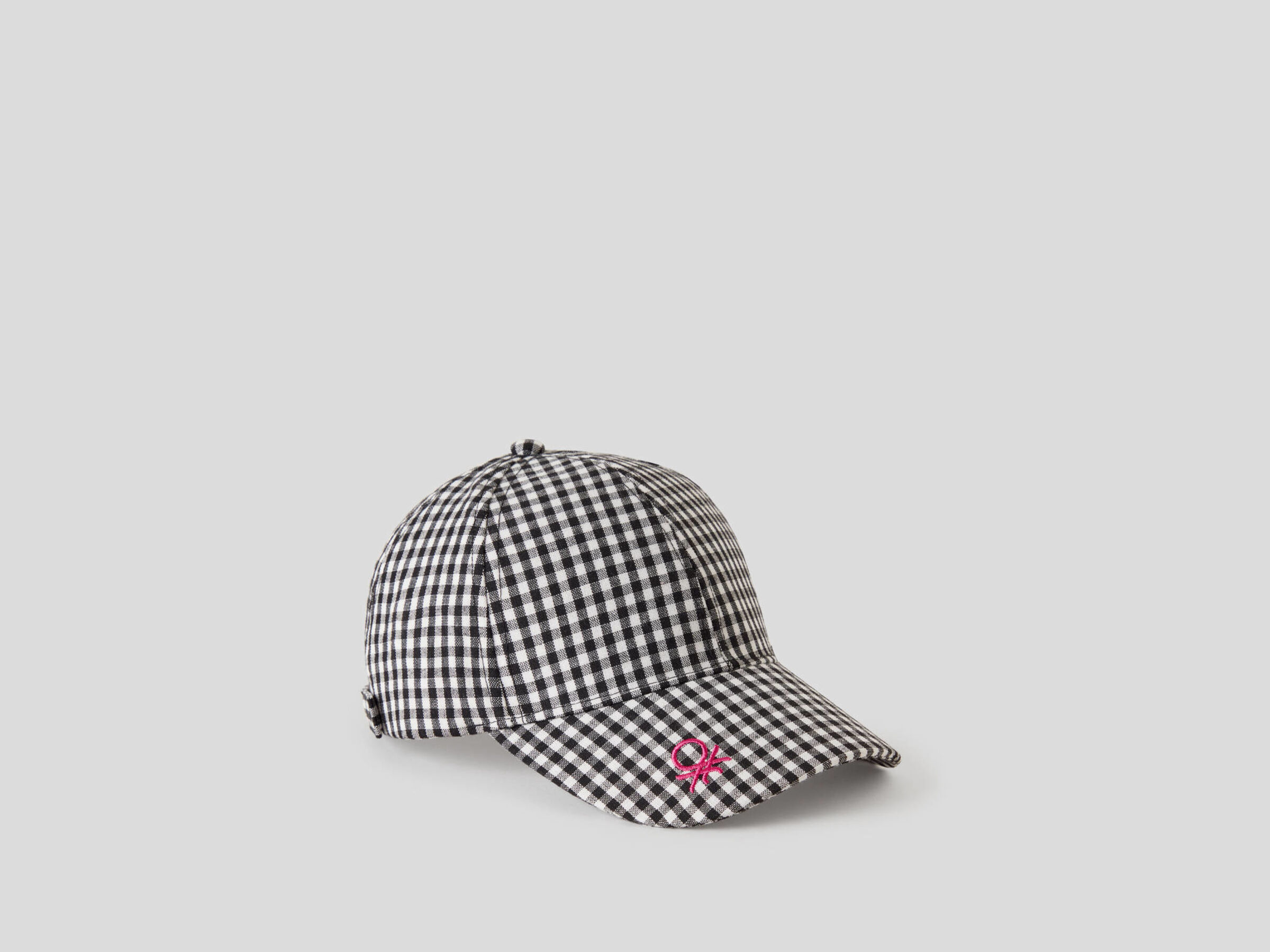 Cap with visor image number null