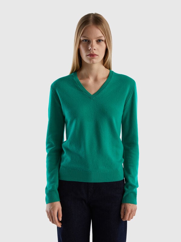 Green V-neck sweater in pure Merino wool Women
