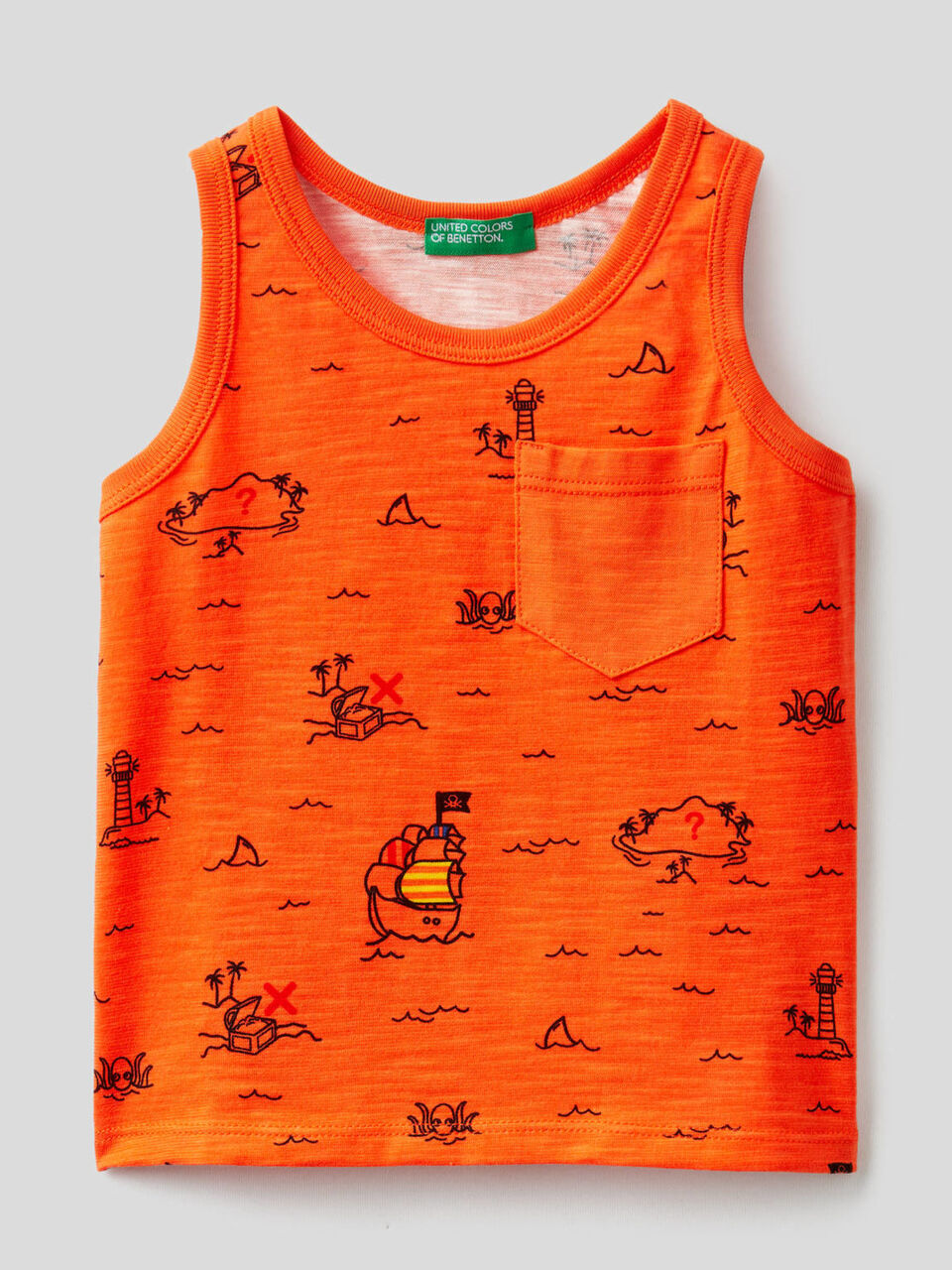 Camiseta de tirantes con estampado de isla del tesoro image number 1