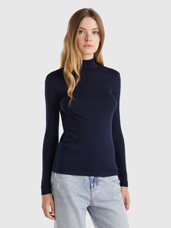 Camiseta de manga larga con cuello alto. Mujer
