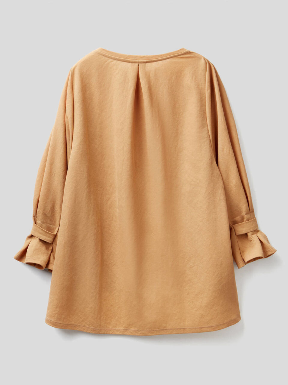 Blouse with gathered sleeves image number null