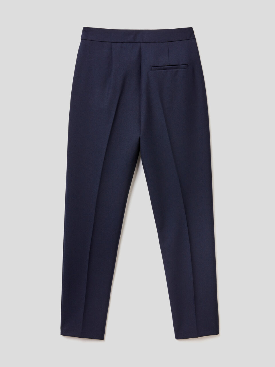Solid colored trousers in flowy fabric image number 2