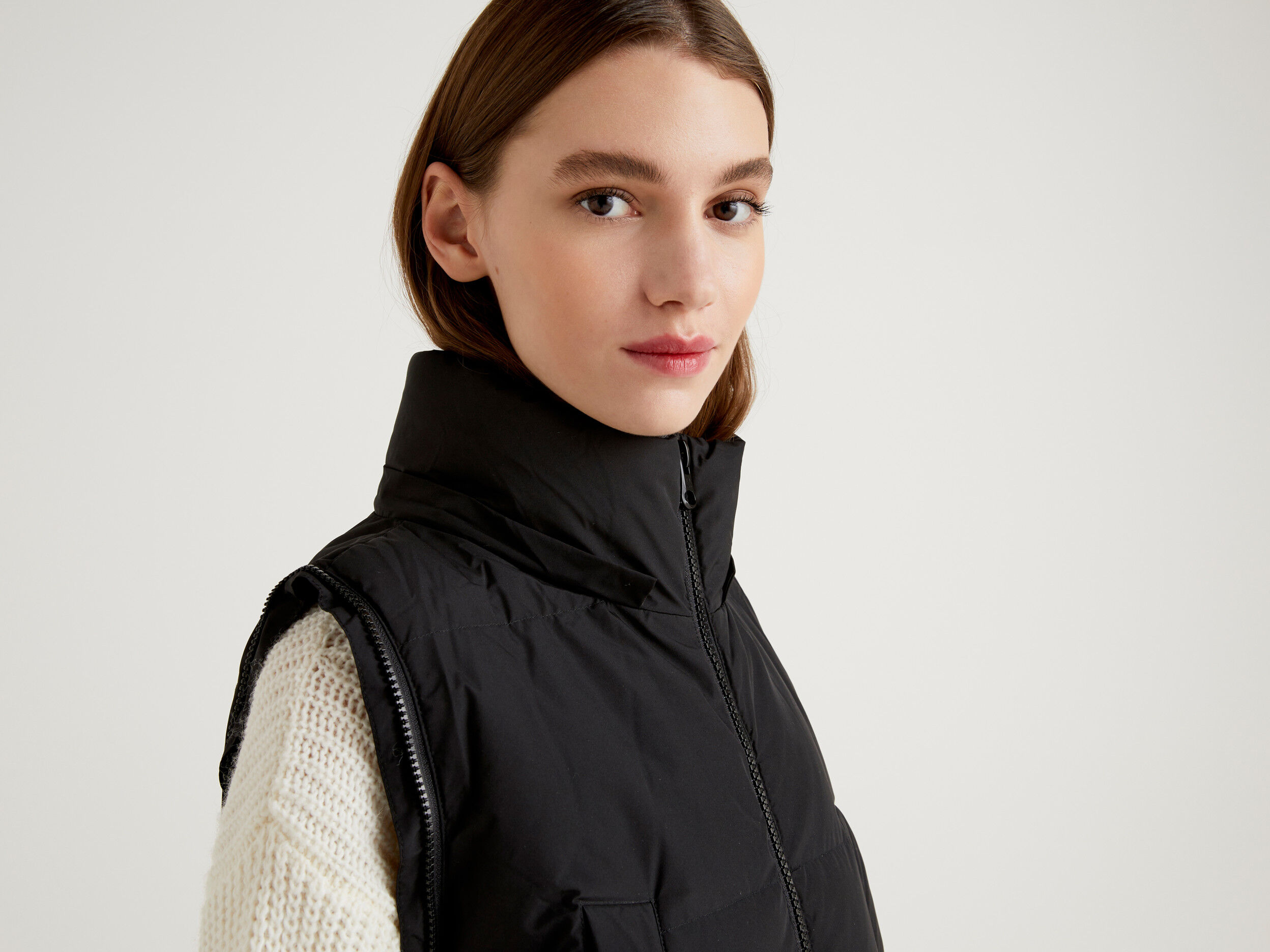 Women's jacket with zip off sleeves discount