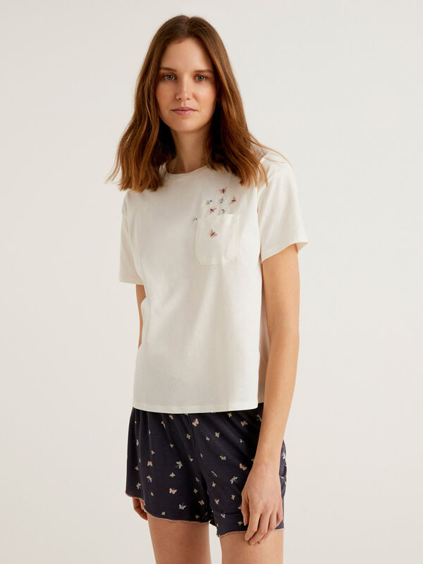 T-shirt with pocket and embroidery Women