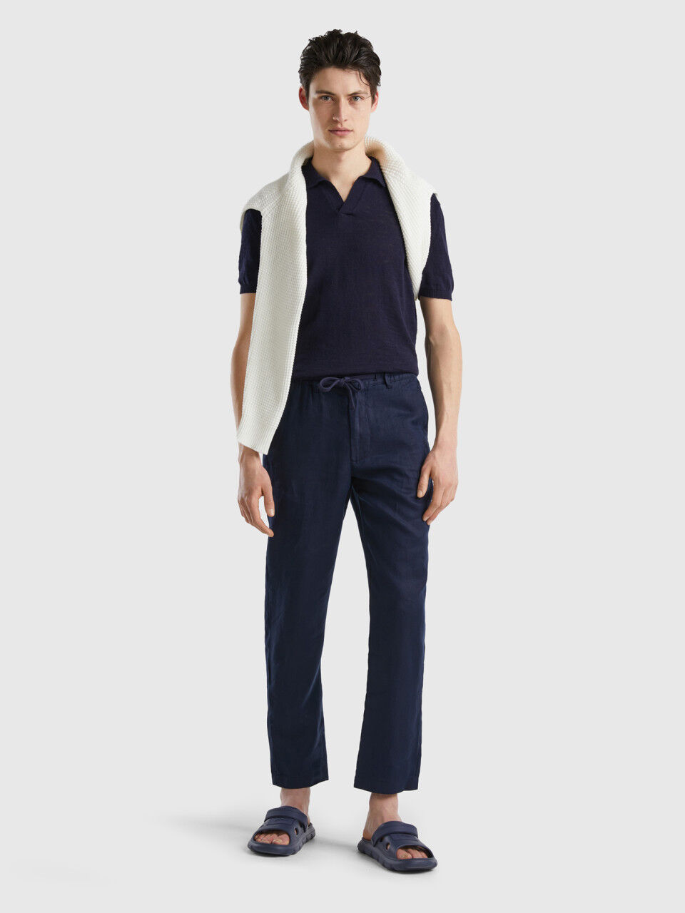 UNIQLO MEN LINEN RELAXED TROUSERS | StyleHint