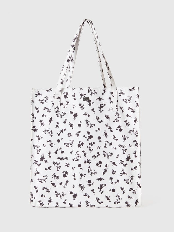 White patterned shopping bag