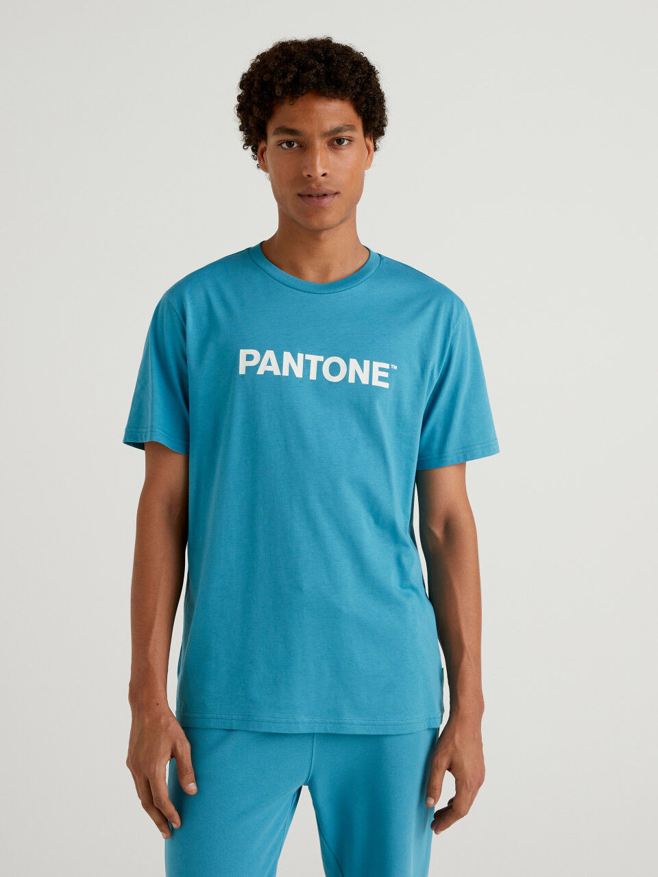 Pantone ropa online
