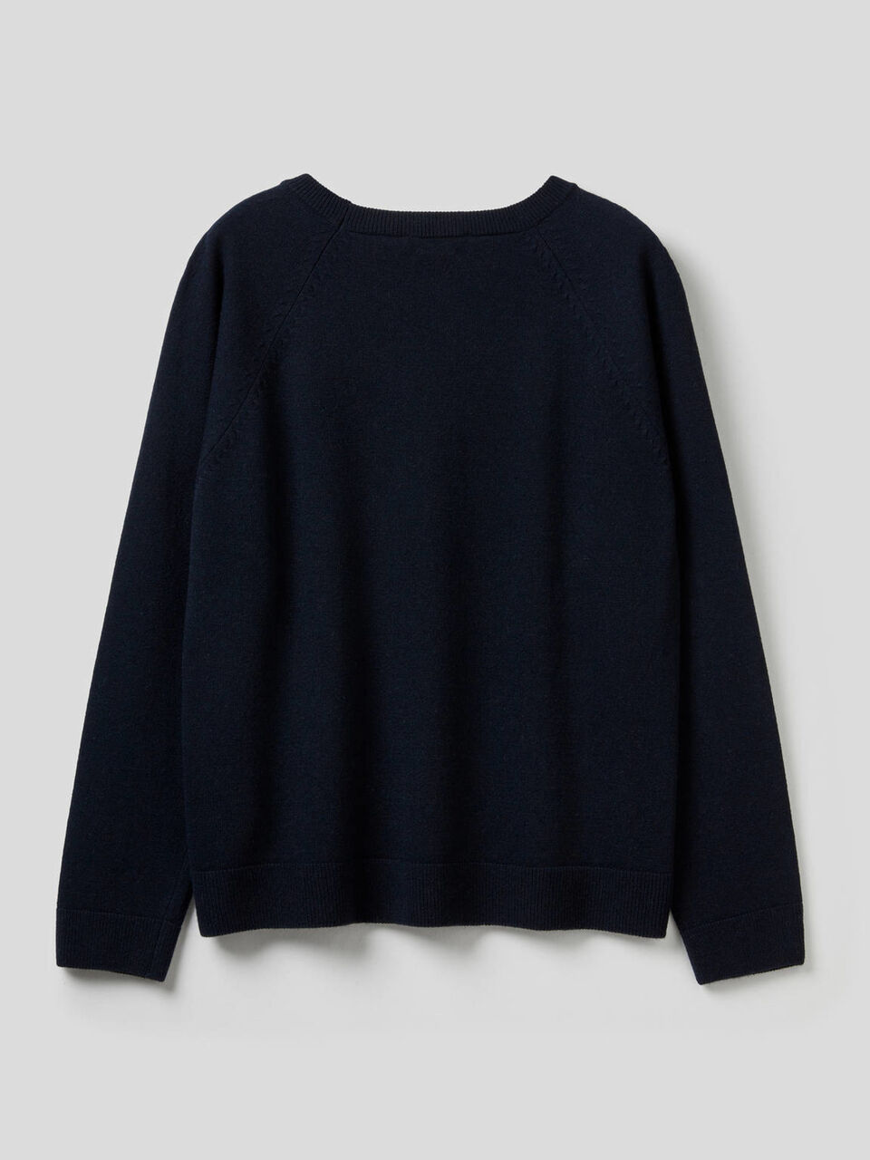 Crew neck sweater in cashmere and wool blend image number 2
