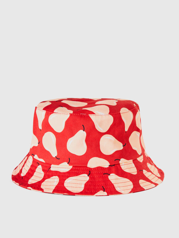 Red hat with pear pattern Women