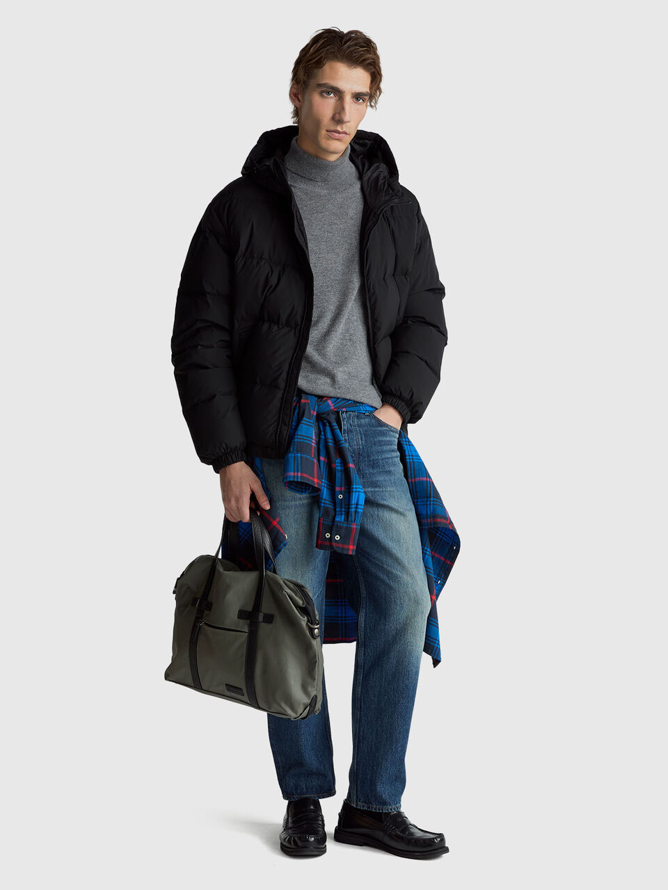 TURTLE NECK SWEATER Hombre image number null