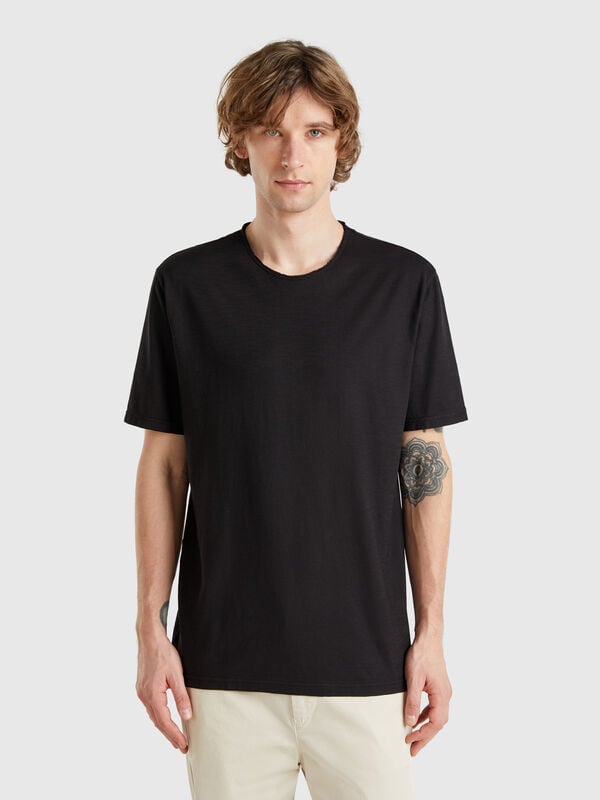 Black t-shirt in slub cotton Men
