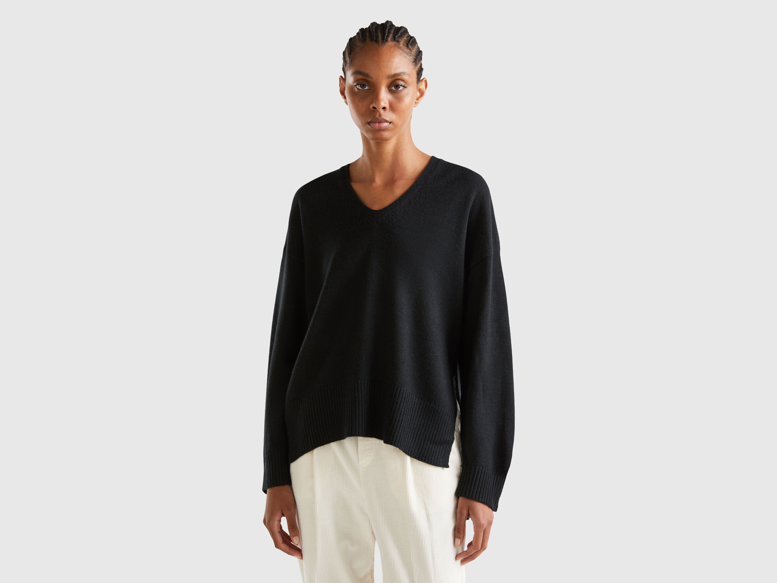 Black v neck oversized shop sweater