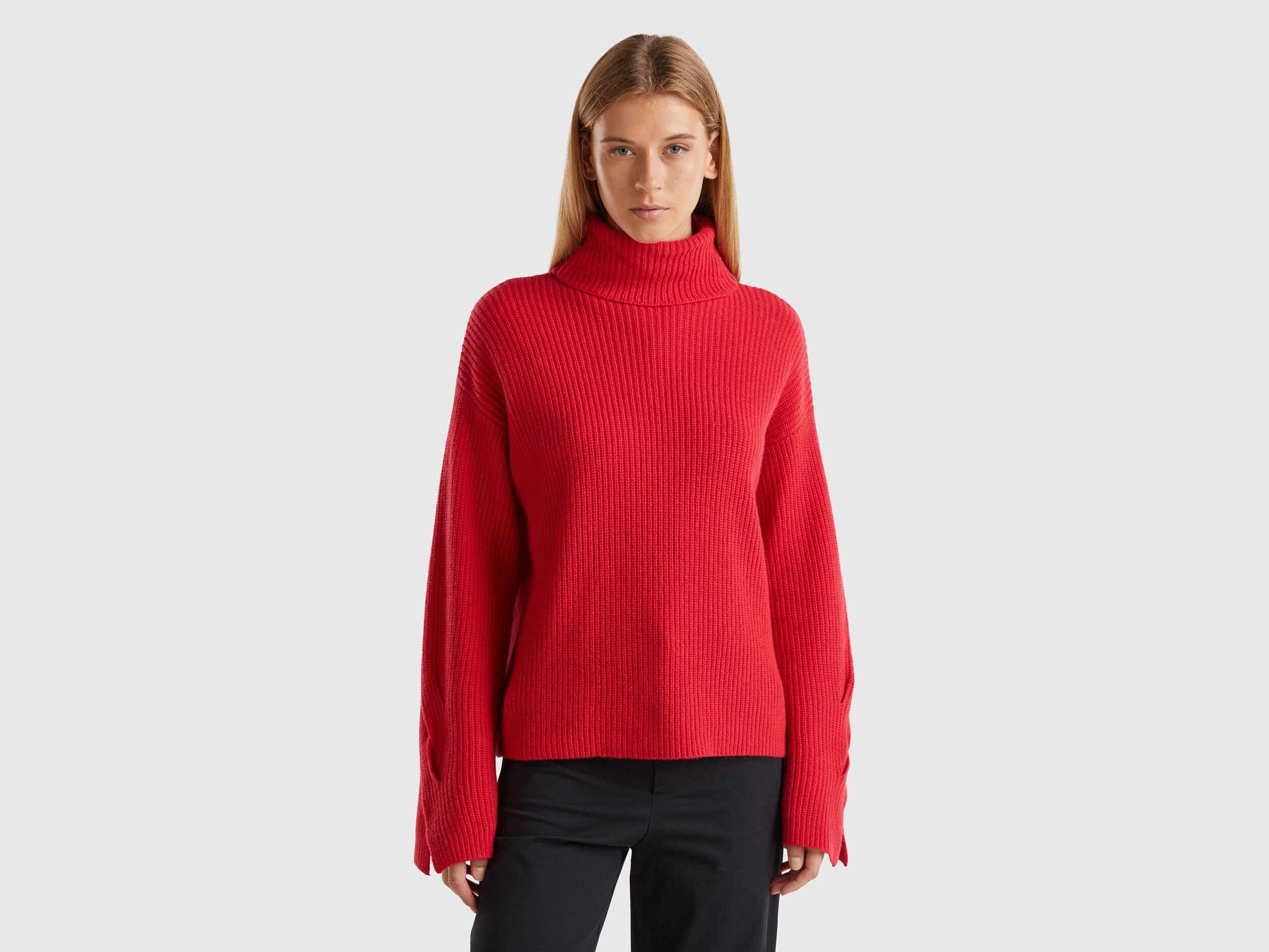 魅力の Turtleneck with wide collar - Red | Benetton トップス