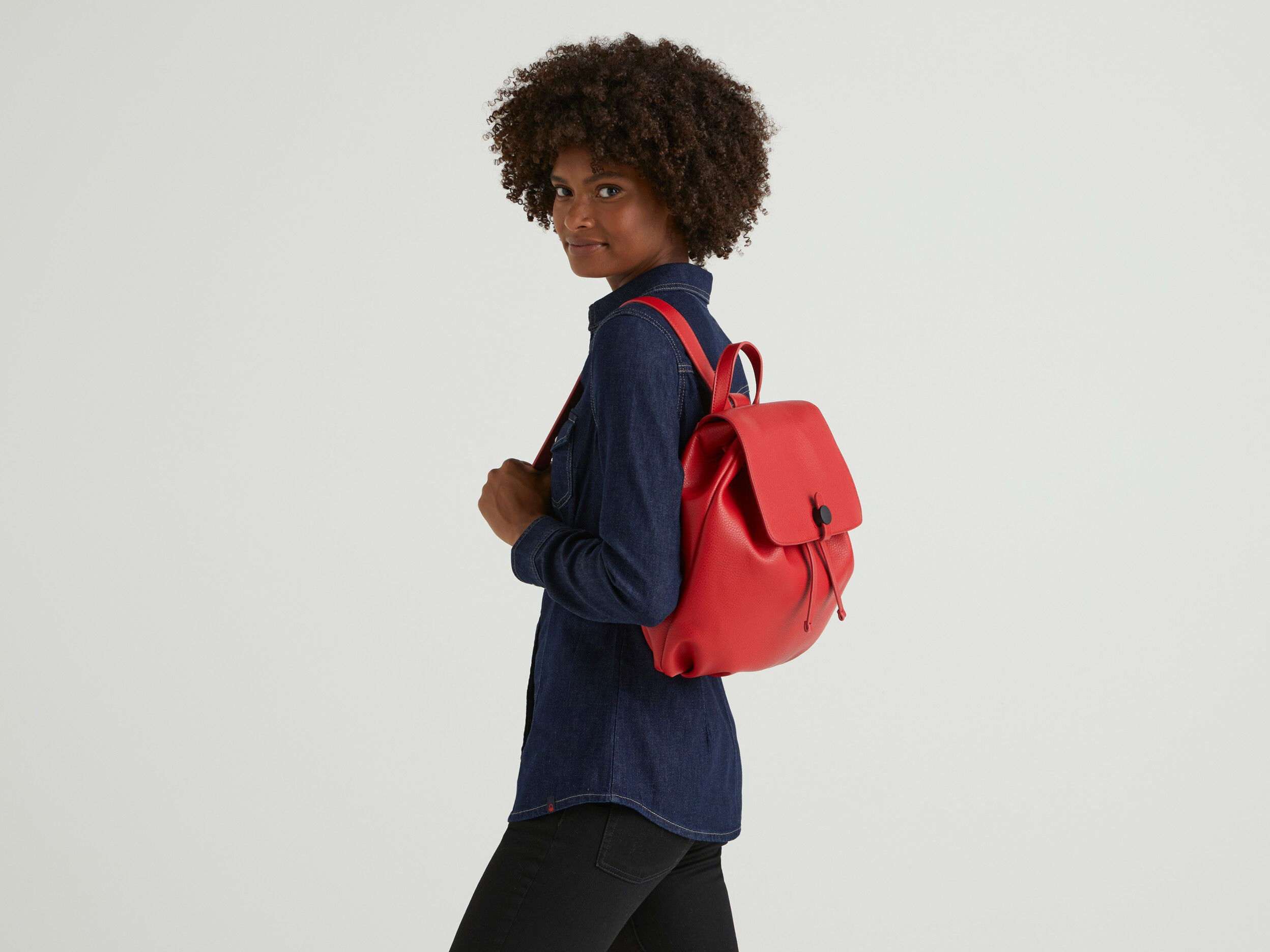 Backpack with flap and drawstring Red Benetton