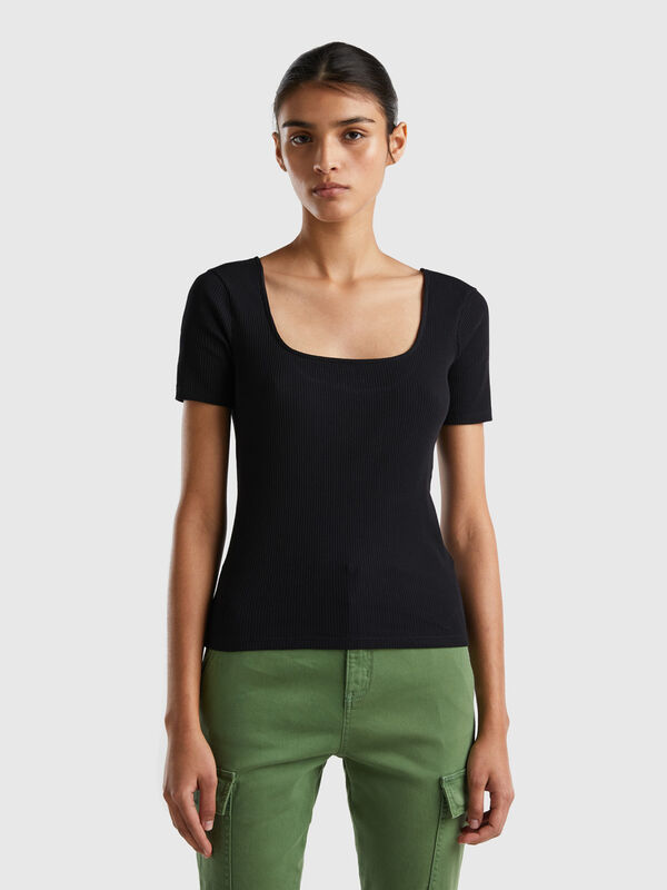 Ribbed t-shirt with wide neck Women