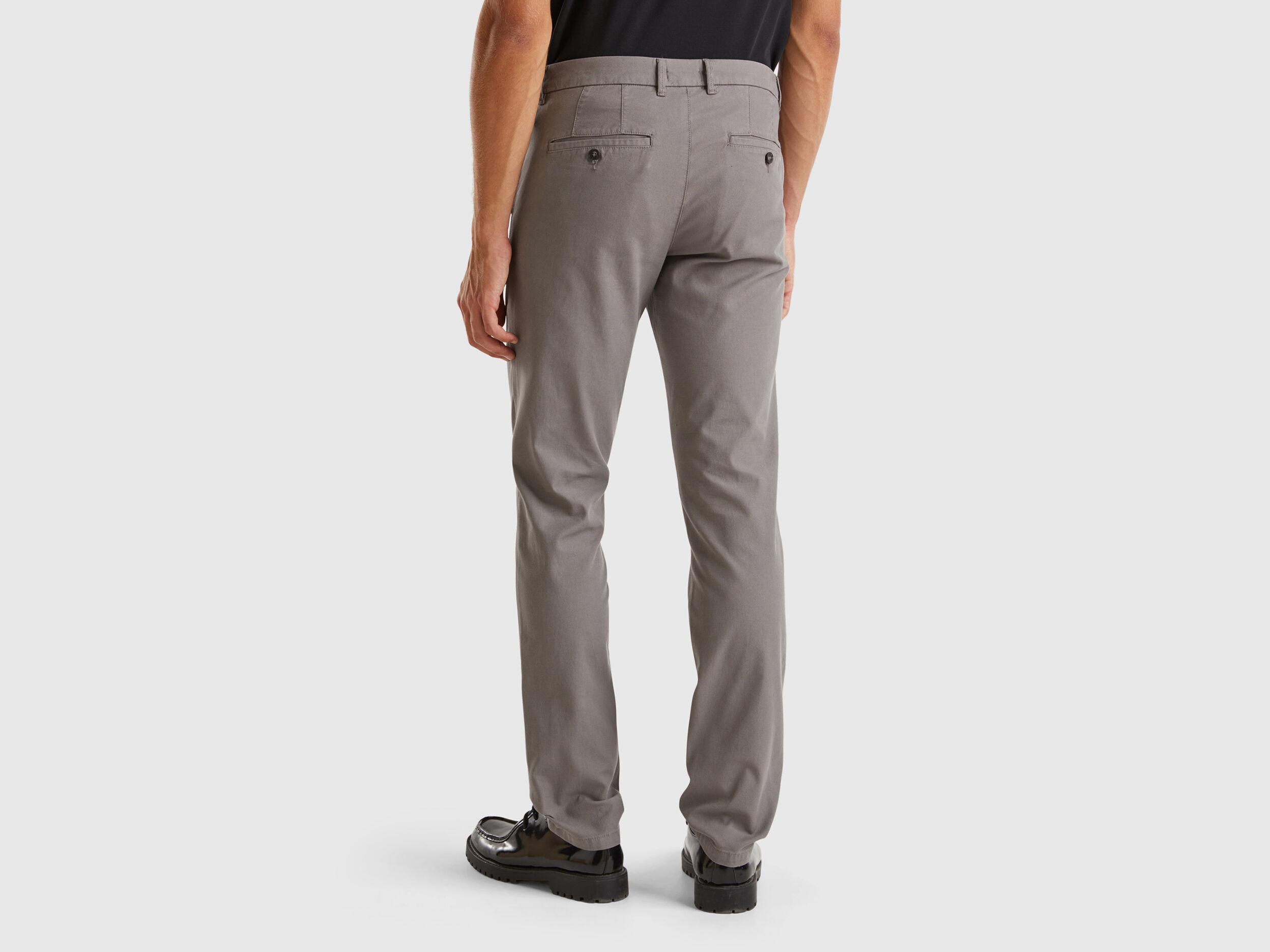 Slim fit chinos in stretch cotton - Dark Gray | Benetton