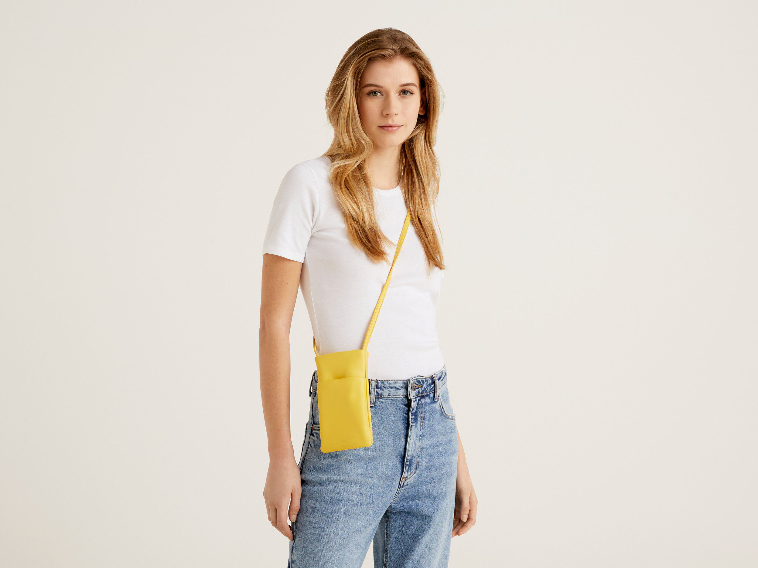 Cell phone cheap crossbody holder