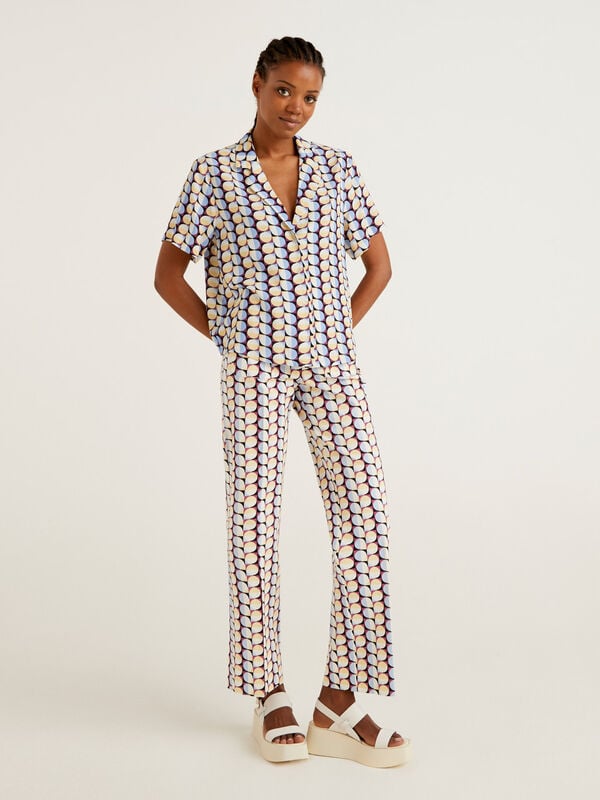 Trousers with optical print Women