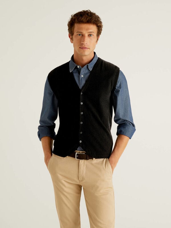 Vest in 100% Merino wool with buttons Men