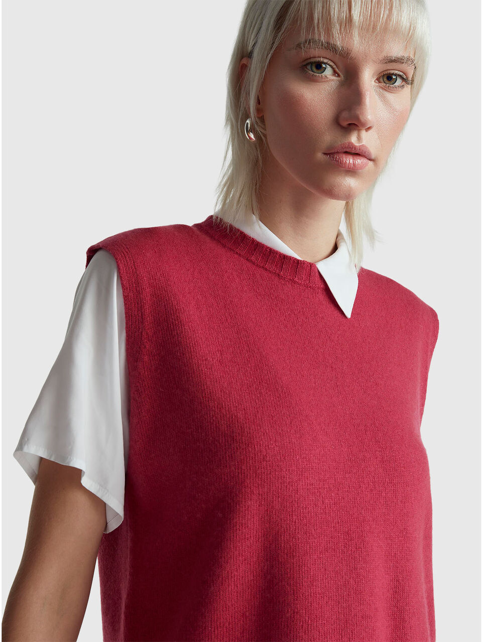 SLEEVELESS SWEATER Mujer image number null