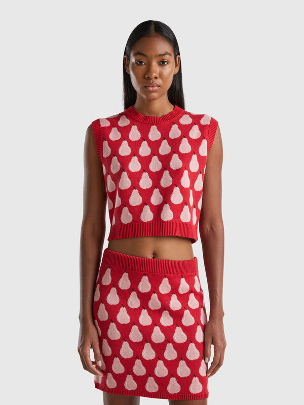 Red vest with pear pattern Women