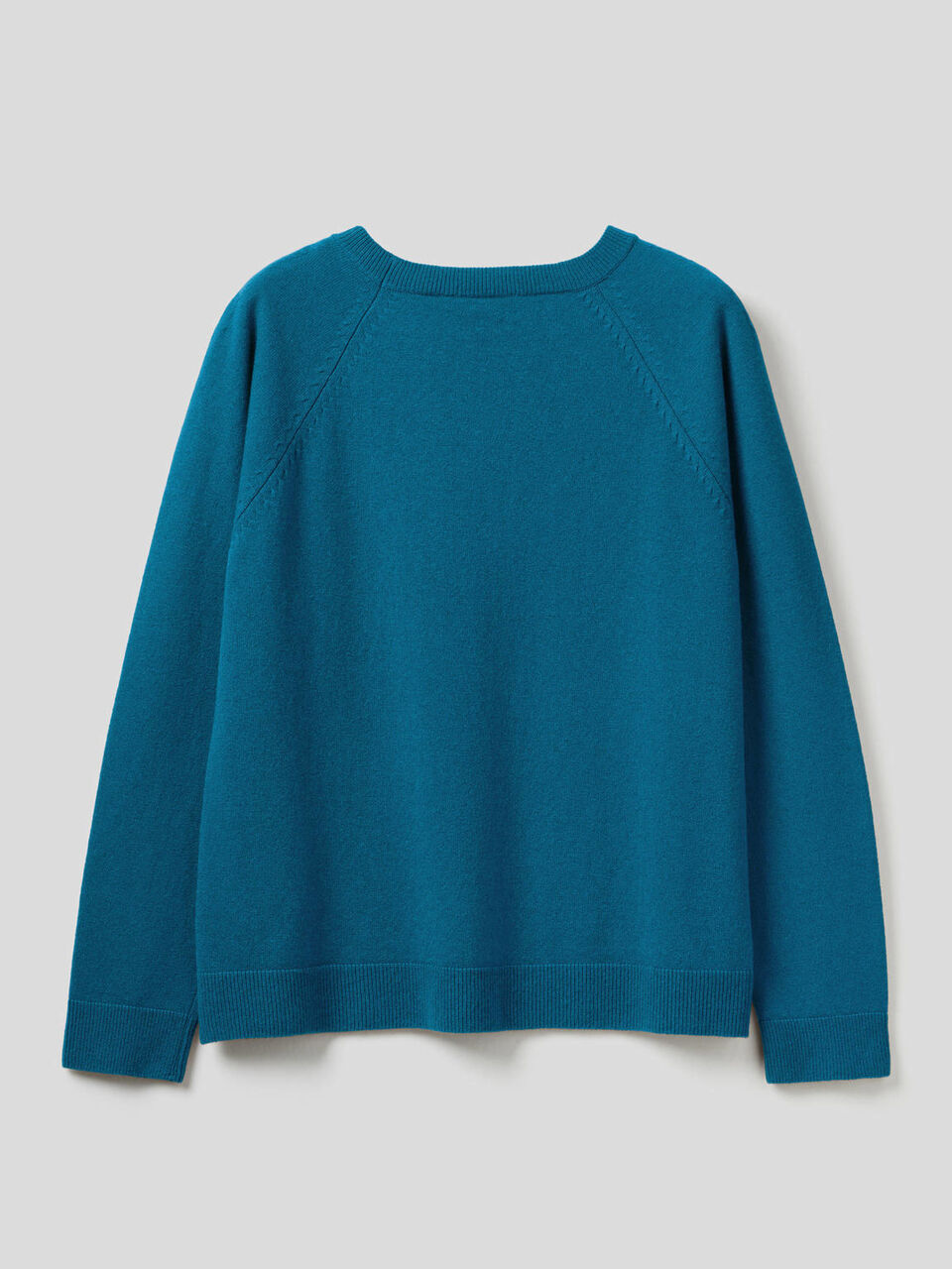 Crew neck sweater in cashmere and wool blend image number 2