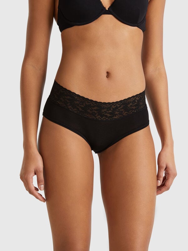 Boyshort underwear with lace edge Women